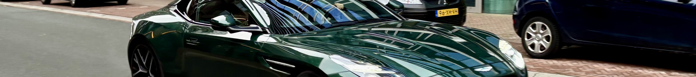 Aston Martin DB12