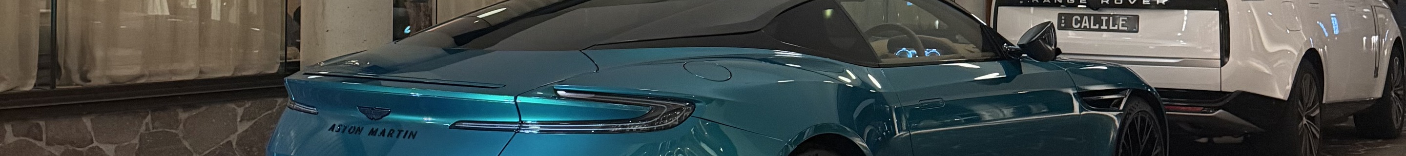 Aston Martin DB12