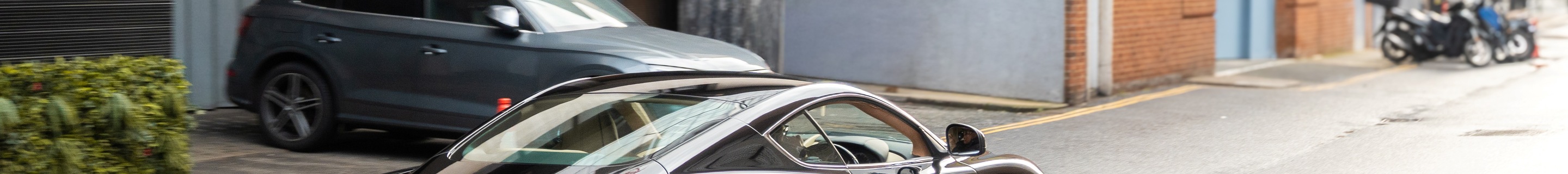 Aston Martin DB9 2013
