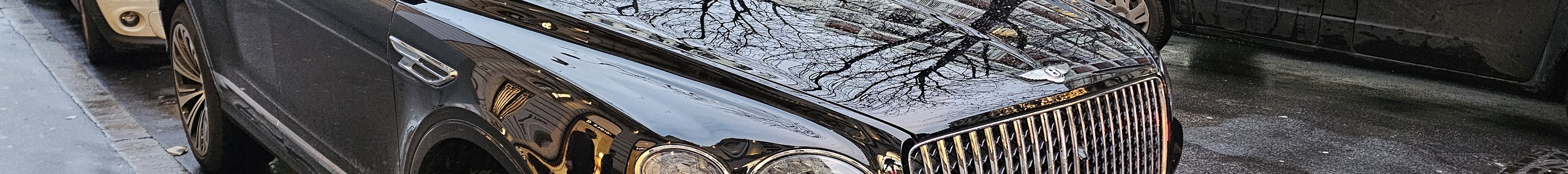 Bentley Bentayga Azure 2024