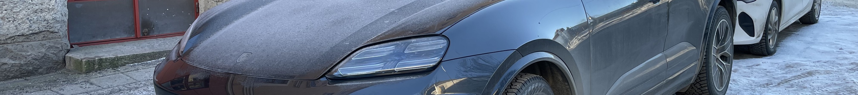 Porsche Macan EV Turbo