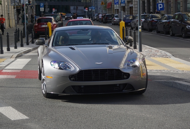 Aston Martin V8 Vantage 2012