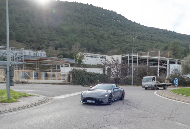 Aston Martin V8 Vantage 2018