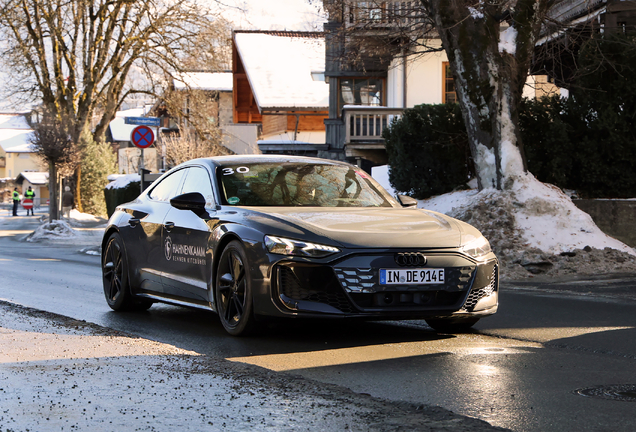 Audi RS E-Tron GT 2025