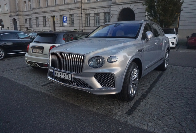 Bentley Bentayga Azure 2024