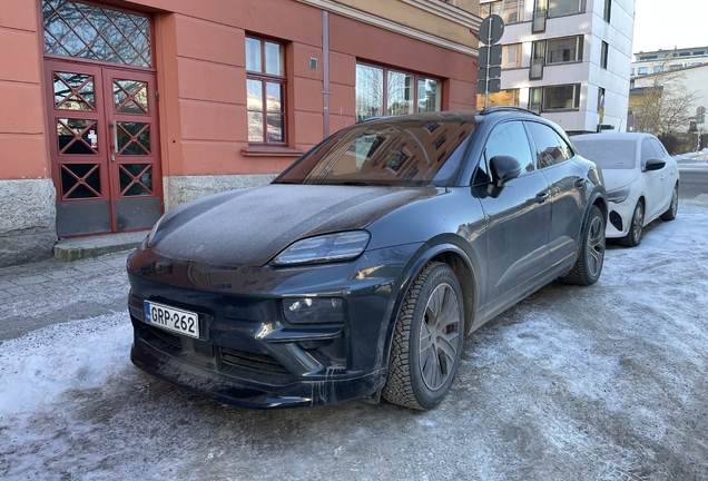 Porsche Macan EV Turbo