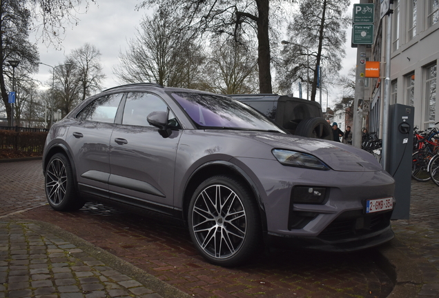 Porsche Macan EV Turbo