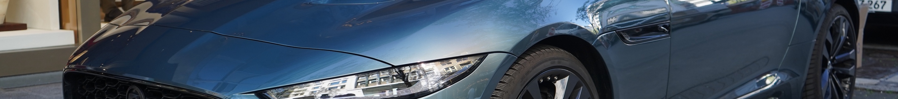 Jaguar F-TYPE P450 75 Coupé