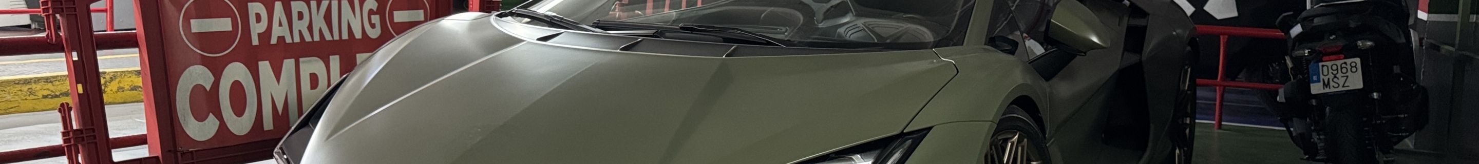 Lamborghini Revuelto