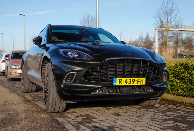 Aston Martin DBX