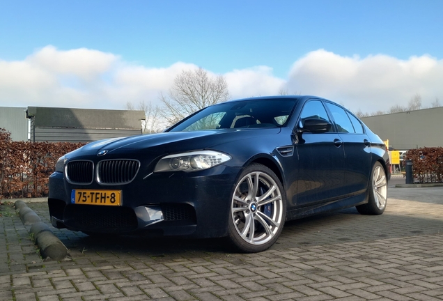 BMW M5 F10 2011