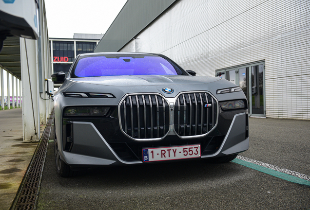 BMW M760e xDrive