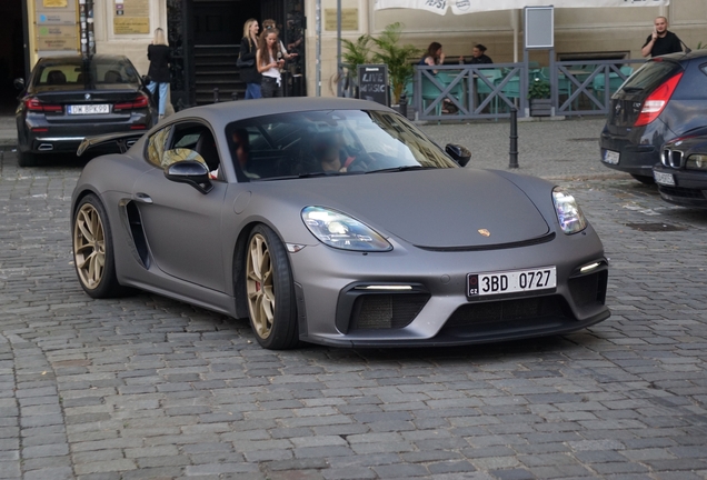 Porsche 718 Cayman GT4