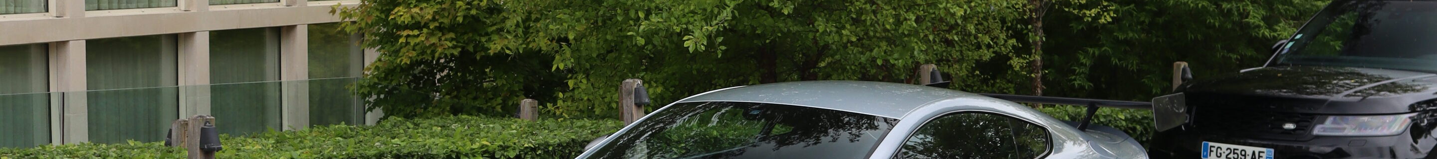 Aston Martin Vantage GT12