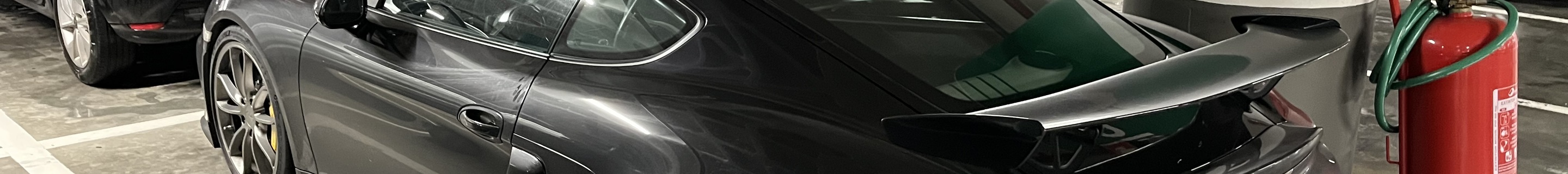 Porsche 981 Cayman GT4