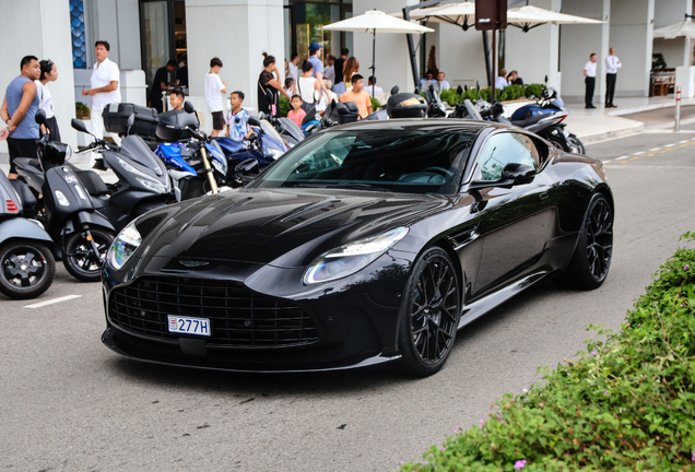 Aston Martin DB12