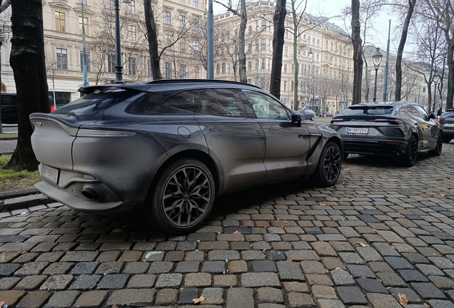 Aston Martin DBX