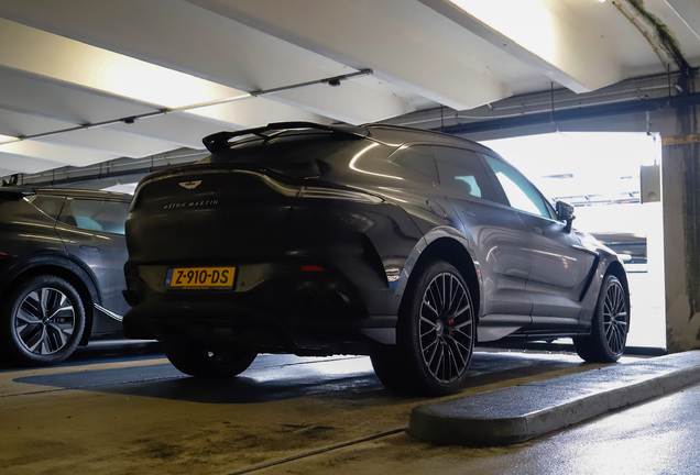 Aston Martin DBX707