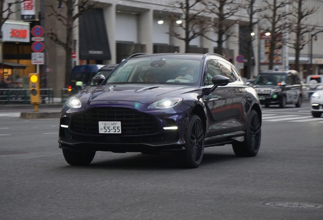 Aston Martin DBX707