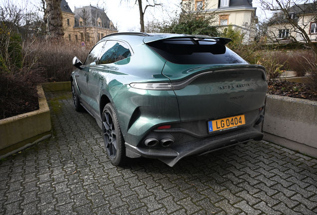 Aston Martin DBX707