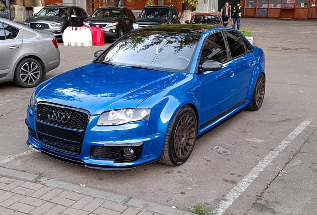 Audi RS4 Sedan