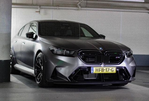 BMW M5 G90
