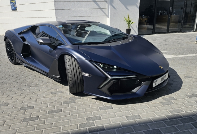 Lamborghini Revuelto