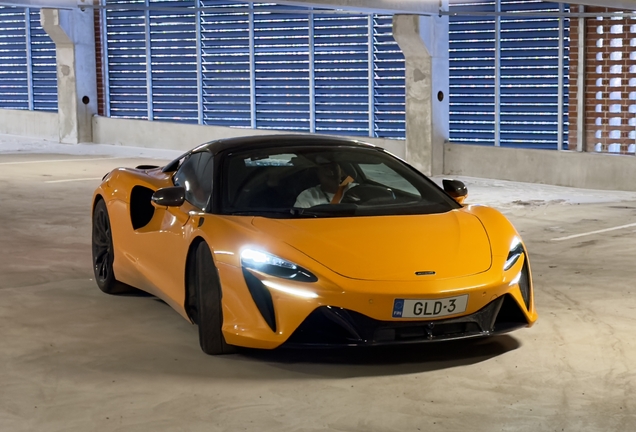 McLaren Artura Spider