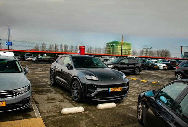 Porsche Macan EV Turbo