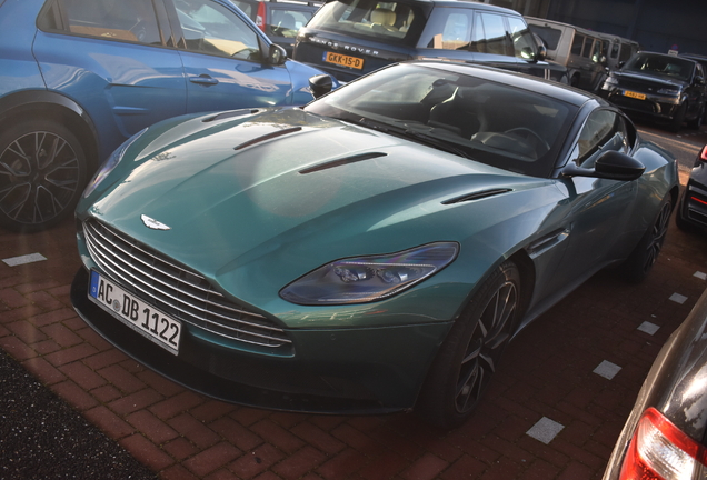 Aston Martin DB11