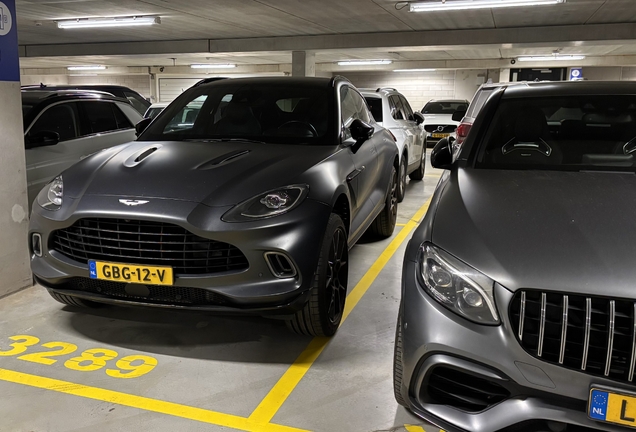 Aston Martin DBX