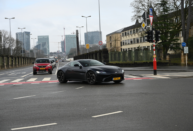 Aston Martin V8 Vantage 2018