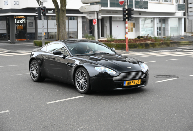Aston Martin V8 Vantage