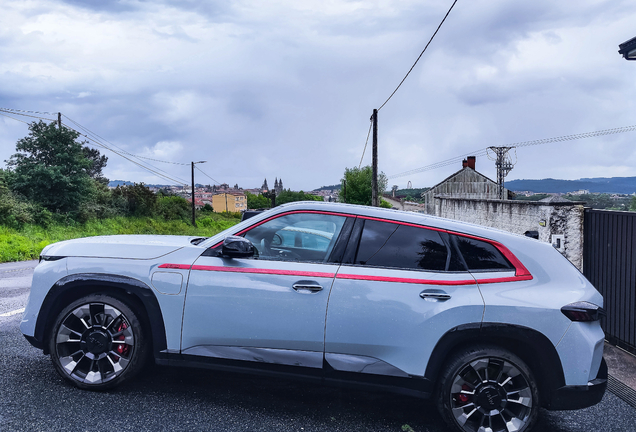 BMW XM G09 Label Red