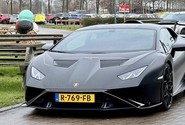 Lamborghini Huracán LP640-2 STO