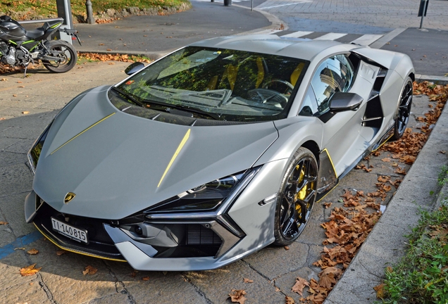 Lamborghini Revuelto