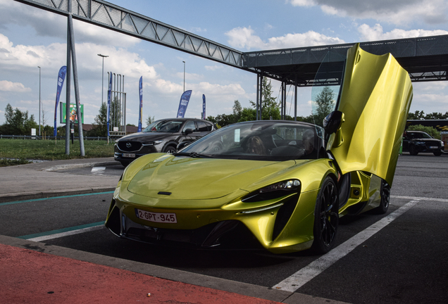 McLaren Artura Spider
