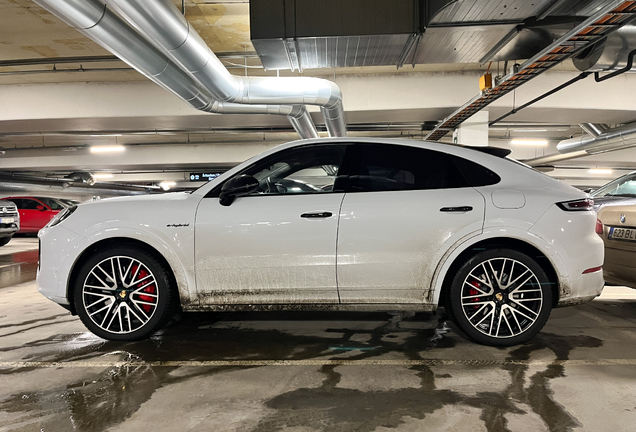 Porsche Cayenne Coupé Turbo E-Hybrid