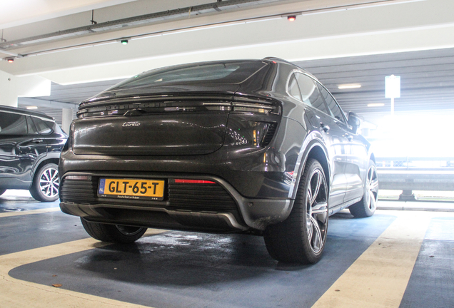 Porsche Macan EV Turbo