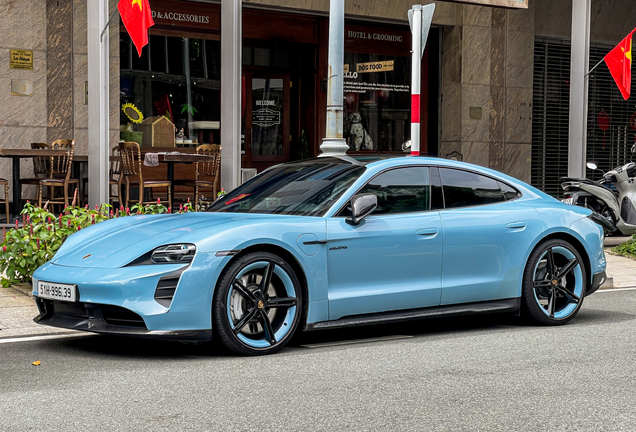 Porsche Taycan Turbo