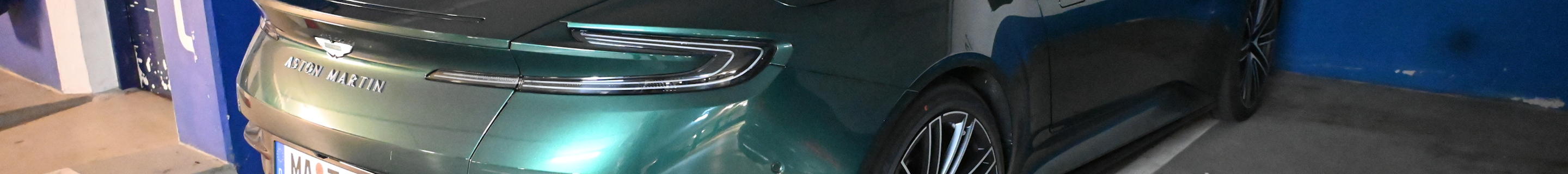 Aston Martin DB12 Volante