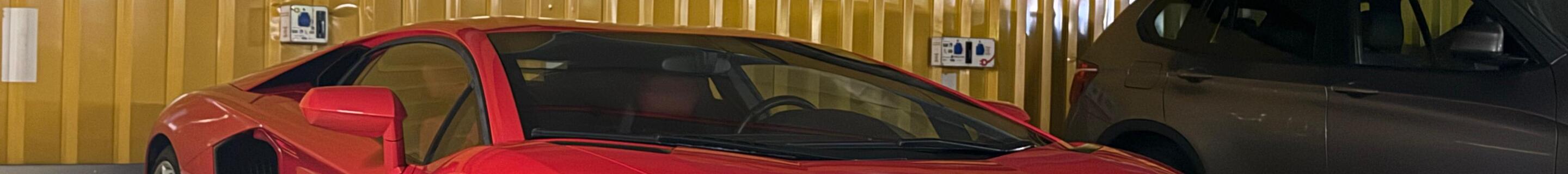 Lamborghini Aventador LP700-4