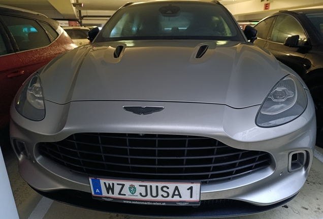 Aston Martin DBX
