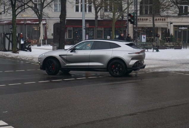 Aston Martin DBX707