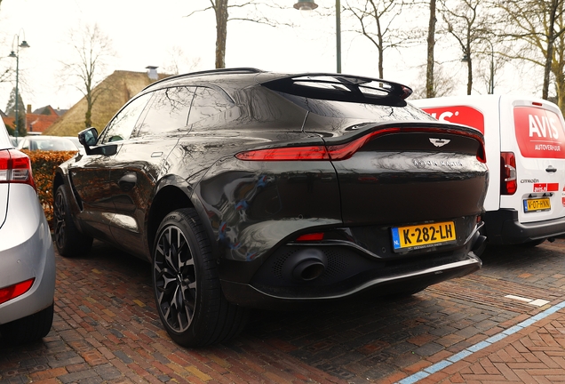 Aston Martin DBX
