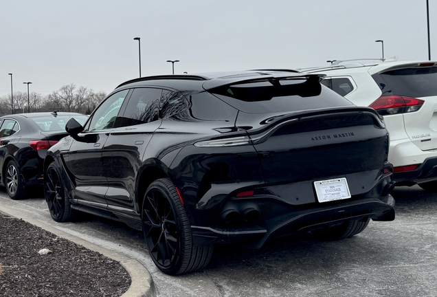 Aston Martin DBX707