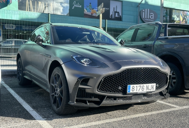 Aston Martin DBX S