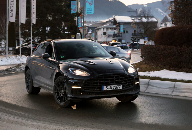 Aston Martin DBX707