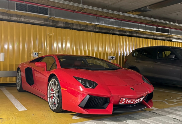 Lamborghini Aventador LP700-4