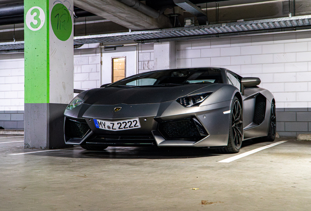 Lamborghini Aventador LP700-4
